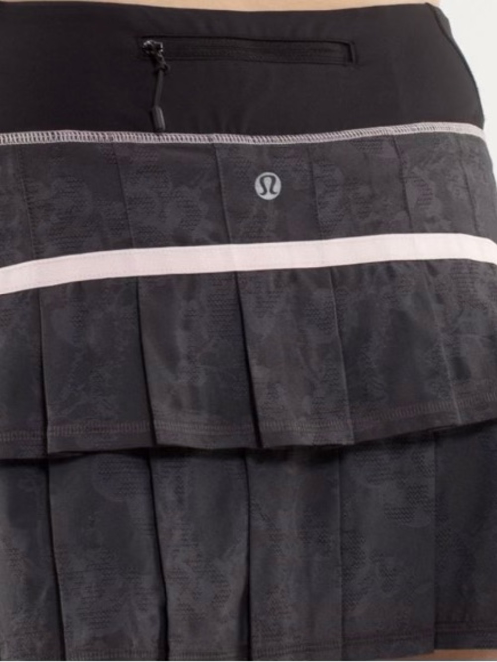 lululemon athletica Pleated Skirt skort run pace setter manifesto print sporty